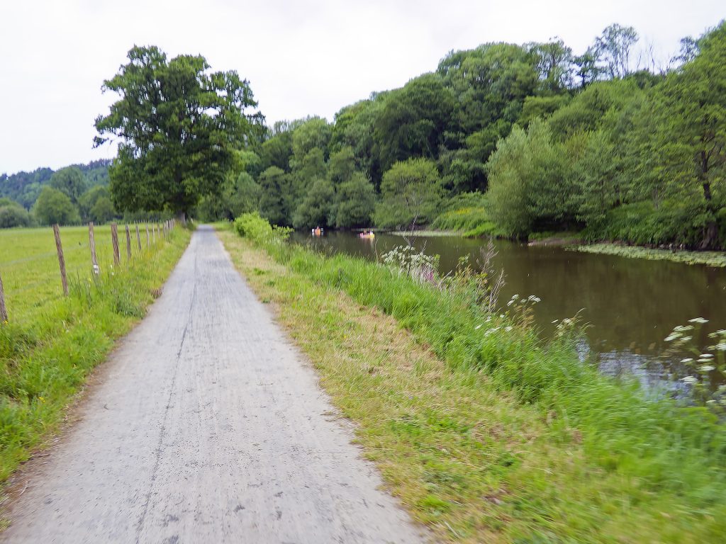 Chemin de halage le long de la Vire